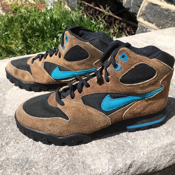 nike vintage hiking boots 